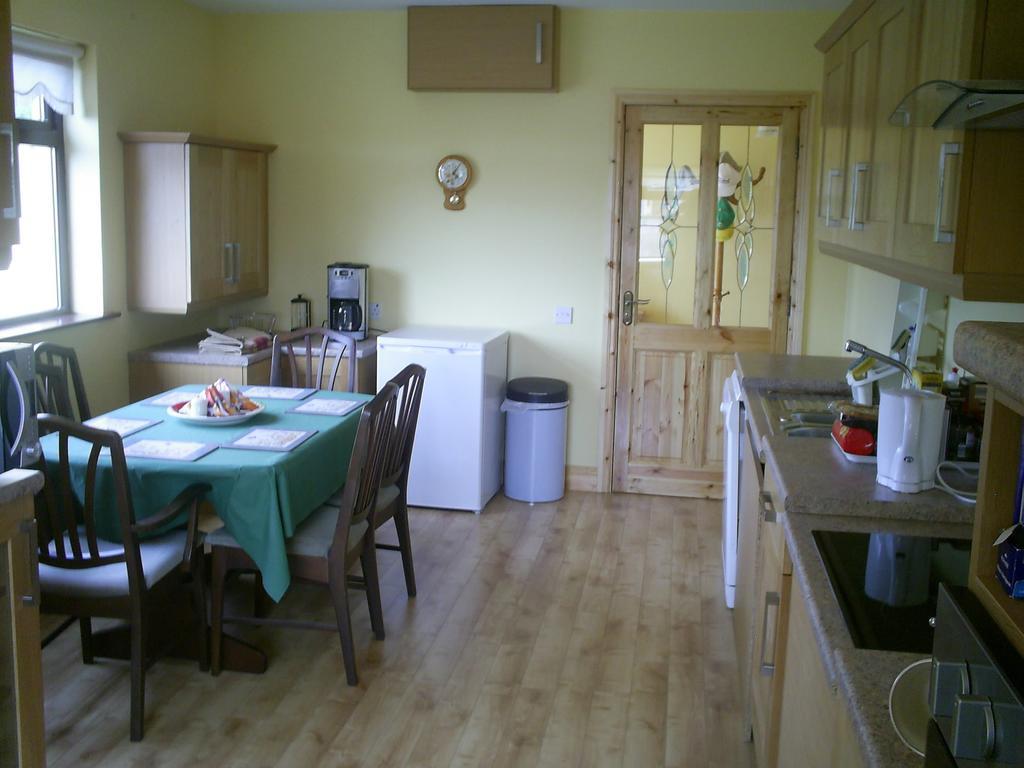 Вилла Derry House Листоуэл Номер фото